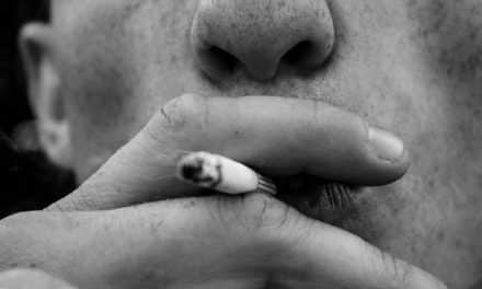 Le fumeur ne « décide » pas de fumer