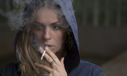Smokin’ hot : adolescent smoking and the risk of psychosis